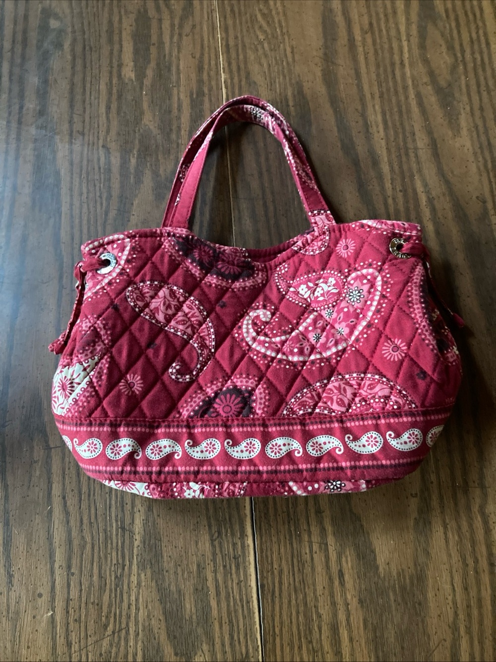 Vera Bradley mesa Red Quilted Paisley small Tote snap closure